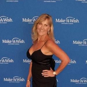 Meet your Posher, Denise